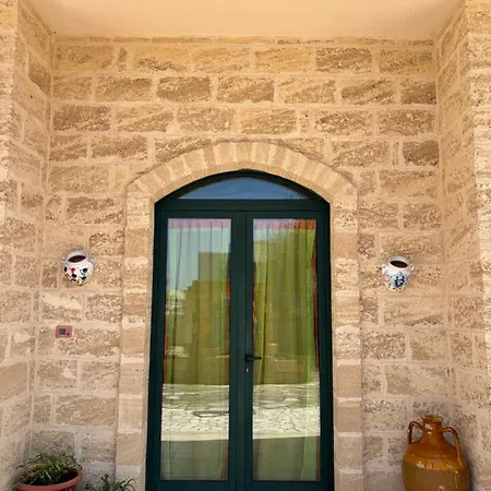 Arneide לינה וארוחת בוקר 4*