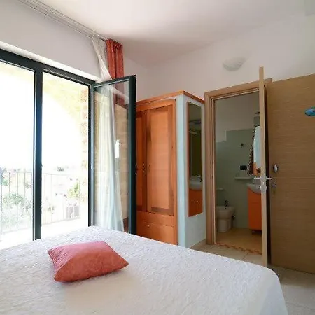 Arneide Bed and breakfast Torre Lapillo