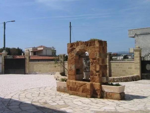 Oda ve Kahvaltı Arneide 4*